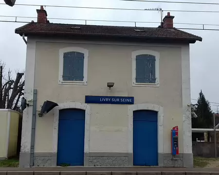 034 La petite gare de Livry-sur-Seine