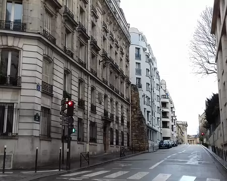 001 Départ de la rue Clovis (Paris Vème) pour une randonnée sur la Montagne Sainte-Geneviève