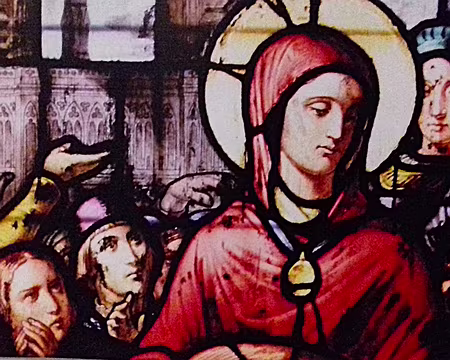 007 Sainte Geneviève, née en 420 à Nanterre, a été inhumée à Paris dans l’église abbatiale des Génovéfains (détruite en 1802)