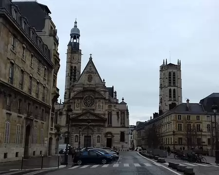 016 L’église Saint-Etienne-du-Mont et le lycée Henri IV construit à l’emplacement de l’église Sainte Geneviève