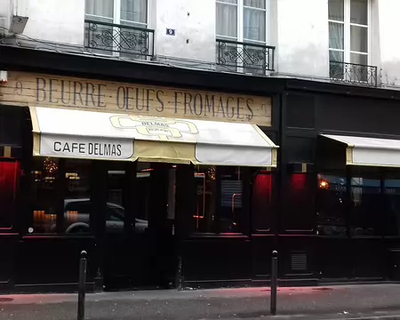 021 Un café a remplacé l’ancienne crèmerie « Beurre, Œufs, Fromages » (BOF)