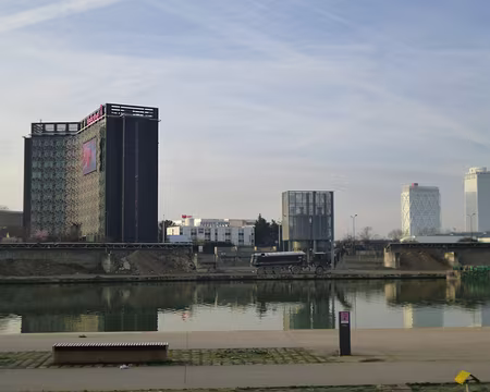 P1200714 Le canal Saint-Denis (1821) long de 6,6 km relie le canal de l'Ourcq à la Seine à Saint-Denis