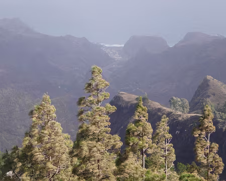 Au loin, Ribeira Grande.