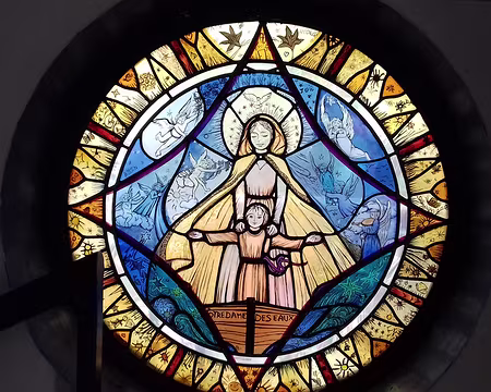 024 Vitrail Notre Dame des Eaux dans la chapelle