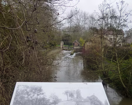 P1200864 Emplaecemnt d'une savonnerie au bord de l'Eure à Villiers-le-Morhier