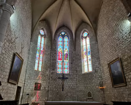 091 L'église Saint-Barthélémy est construite dès la fin du XIIe siècle au moment où le comte de Toulouse Raymond V fait bâtir le village