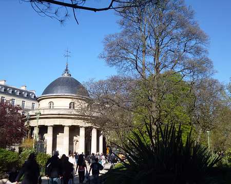 P1200924 Rotonde édifiée par Ledoux (1787), Parc Monceau