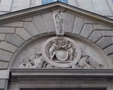 025 L’hôtel Carnavalet, construit en 1744 pour Jacques de Ligneris, président du Parlement de Paris, est devenu le musée Carnavalet (Histoire de Paris)