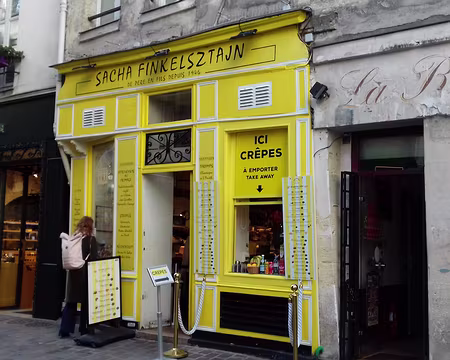 040 Boulangerie-pâtisserie dans la rue des Rosiers