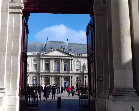 047 L’entrée de l’hôtel de Soubise (60 rue des Francs-Bourgeois)