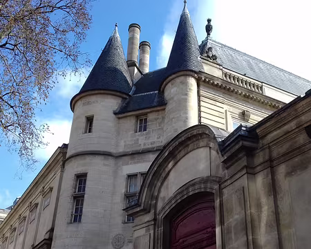 048 Tourelles du porche d’entrée de l’hôtel de Clisson (rue des Archives). Olivier de Clisson était le connétable de France