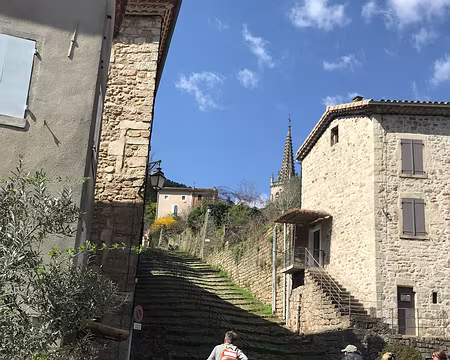 2025-03-28 13-19-59 Début de la rando à Largentière