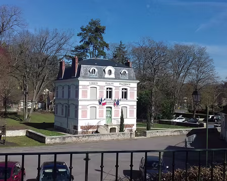 035 La mairie du village (Oinville-sur-Montcient)