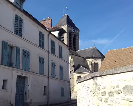 039 L’église Saint-Séverin au cœur du village