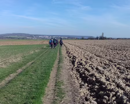041 Sur le plateau en direction du village d’Hardricourt