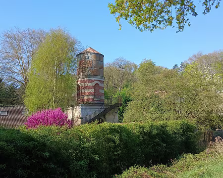 001 Château d’eau sur l’ancienne ligne de chemin de fer Valmondois – Marine (1886-1949) aménagée en voie verte en 2018