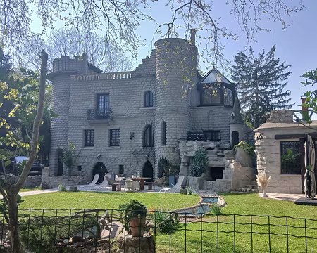 048 Château d’opérette