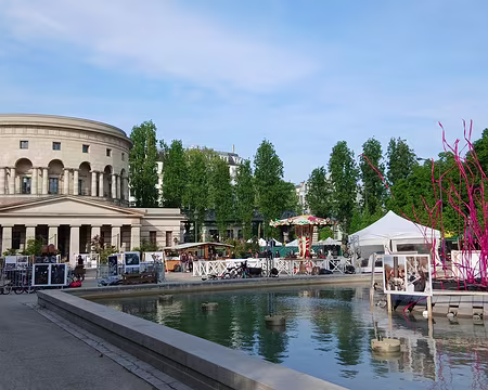 005 La Rotonde de la Villette (Claude-Nicolas Ledoux) est l’un des rares vestiges de l’enceinte des Fermiers généraux construite juste avant la Révolution. C’était...