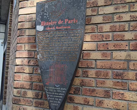 019 Borne historique du gibet de Montfaucon (rue des Ecluses Saint-Martin). Erigé au XIIIème siècle sous le règne de saint Louis, ce grand gibet a été utilisé...