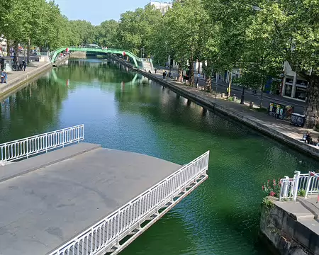 028 Ouverture du pont tournant de la rue Dieu vue de la passerelle Alibert …