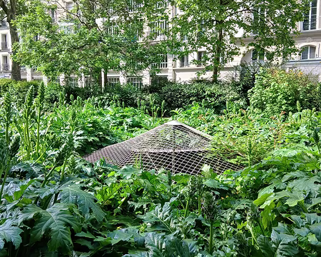 035 Oculus dans la voûte Richard Lenoir (partie souterraine du canal) assurant la ventilation et l’éclairage naturel du canal