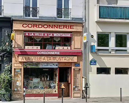 039 La cordonnerie bien connue des randonneurs
