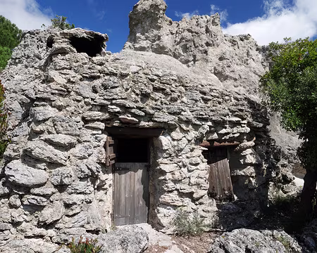 P1180527 Petit ermitage du frère Bruno.