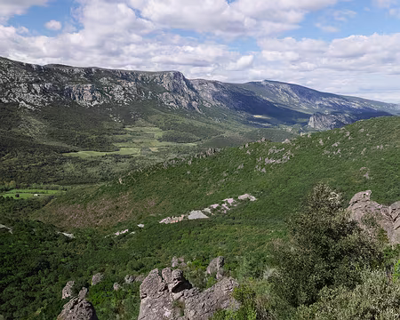 P1180550 Vue sur la vallée de la Buèges et la montagne d ela Séranne.