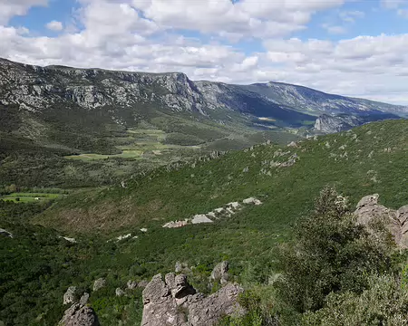 P1180550 Vue sur la vallée de la Buèges et la montagne d ela Séranne.