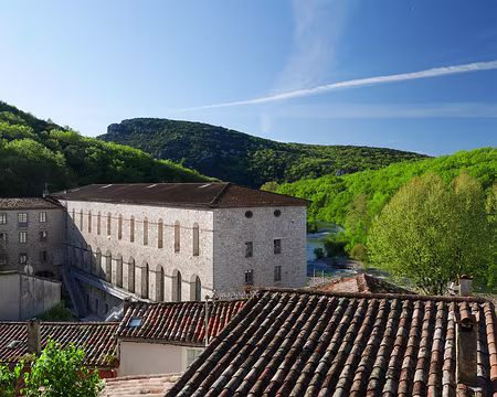 P1180564 Vue sur la résidence de l'ancienne filature Valmalle