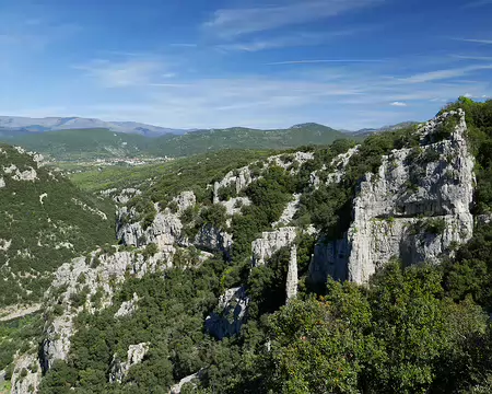P1180576 Vue sur Ganges et les Cévennes : l'Oiselette (722m), Serre de la Toureille (1253m), Mont Aigoual (1565m) et Ranc de Banes (713m).