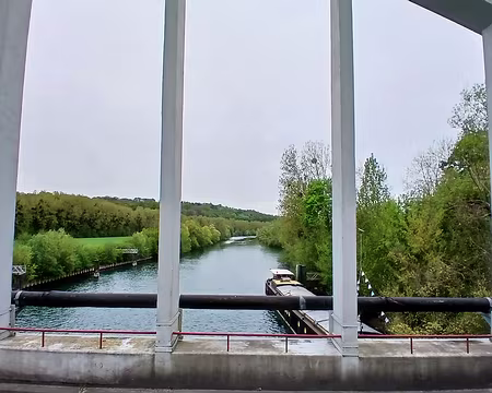 025 Péniche sur la Marne