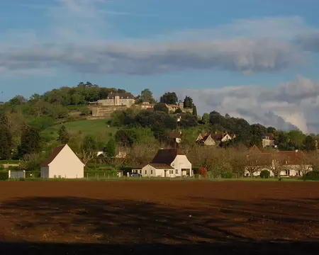 DSC_0038 Lumière du soir sur le château de Marqueyssac vu du camping.