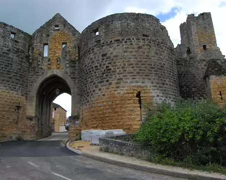 DSC_0094 Domme: Une autre porte de la ville, celle des Tours.
