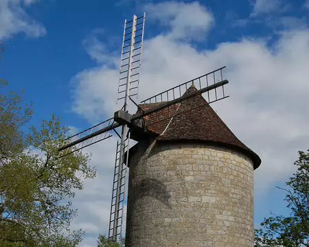 DSC_0100 Domme: Le moulin du Roy, à l'extémitée ouest de la ville.