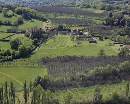 DSC_0146 Marqueyssac: Vue champêtre du haut des falaise dominant la vallée de la Dordogne.