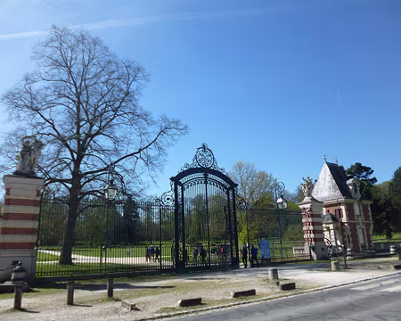 P1200948 Entrée du parc culturel de Rentilly-Michel Chartier