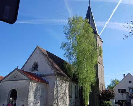 006 L’église Saint-Georges (fin XVIème siècle) au cœur du vieux village de Bussy-Saint-Georges (altitude 109 m)