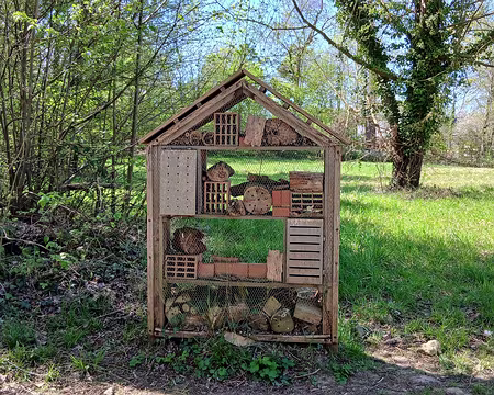 027 Hôtel à insectes