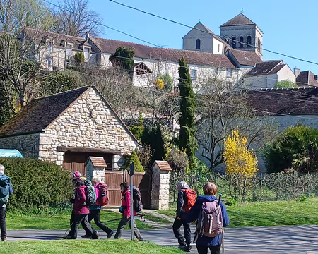 032 L’après-midi, départ vers l’ouest, par le chemin Thibault de Champagne, en direction du village de Lizines
