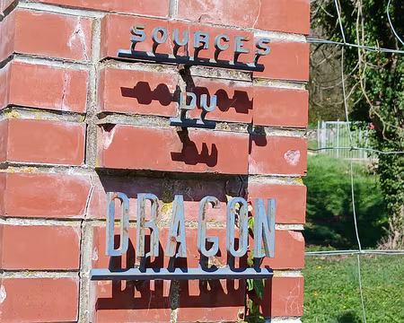 033 Les sources du Dragon à Saint-Loup-de-Naud. Les eaux de ce ruisseau sont captées par l’aqueduc de la Voulzie qui alimente Paris en eau potable