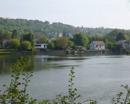 P1210089 Vaux-sur-Seine et son château construit au XVè s. par le barbier et confident de Louis XI