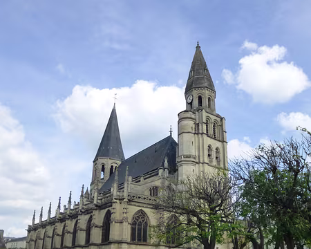 P1210107 Collégiale Notre-Dame de Poissy, fondée par Robert le Pieux et construite aux XIè et XIIè s....