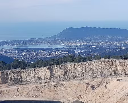 20250421_084353 À l'approche de Toulon, la carrière de Fiéraquet