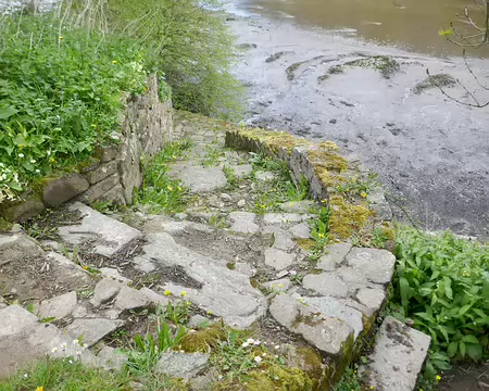 Où mène ce petit escalier ?