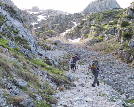 20250531083807 L'ascension du Monte Amaro, dans les cailloux..
