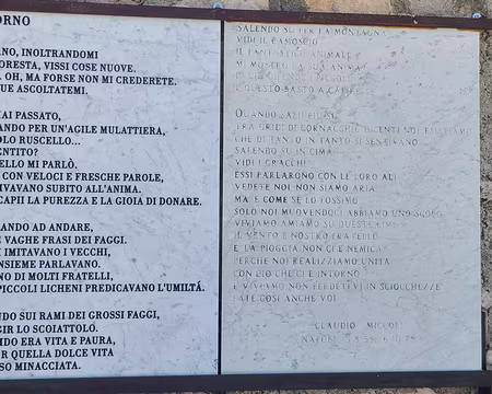 20250605124442 Sur le mur du petit refuge : poème de Claudio Miccoli, écologiste tué à 20 ans par des néofascistes