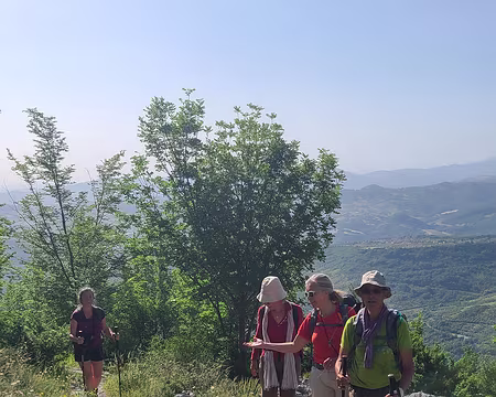 20250608084226 Près de Fara San Martino, nous formons deux groupes : tandis que Valérie et Eric font une grande boucle incluant des gorges (Vallone di santo Spirito), nous...