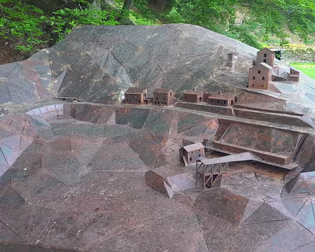 20250531_083922 Sa maquette en acier