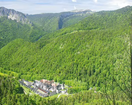 La Grande Chartreuse vue depuis le GR 9 La Grande Chartreuse vue depuis le GR 9
